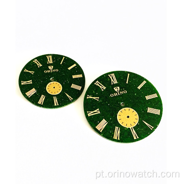 Pedras verdes de pedras verdes e peças de relógio de relógio